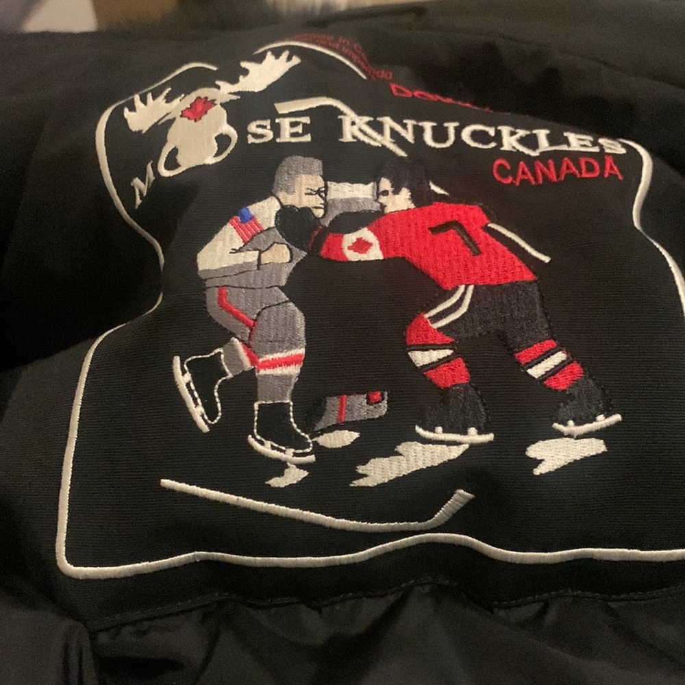 I’m selling this moose knuckle because it’s to big for me